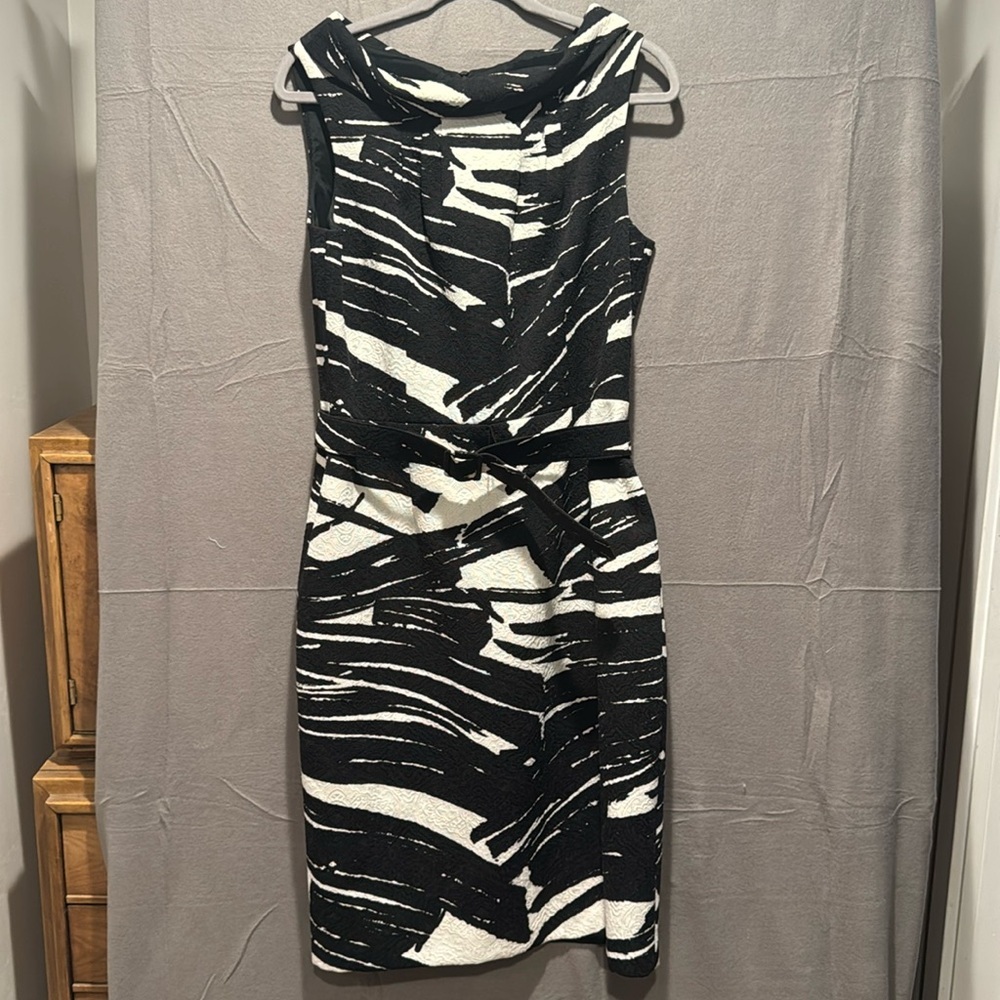 David Meister sleeveless cowl neck dress Size 12 EUC